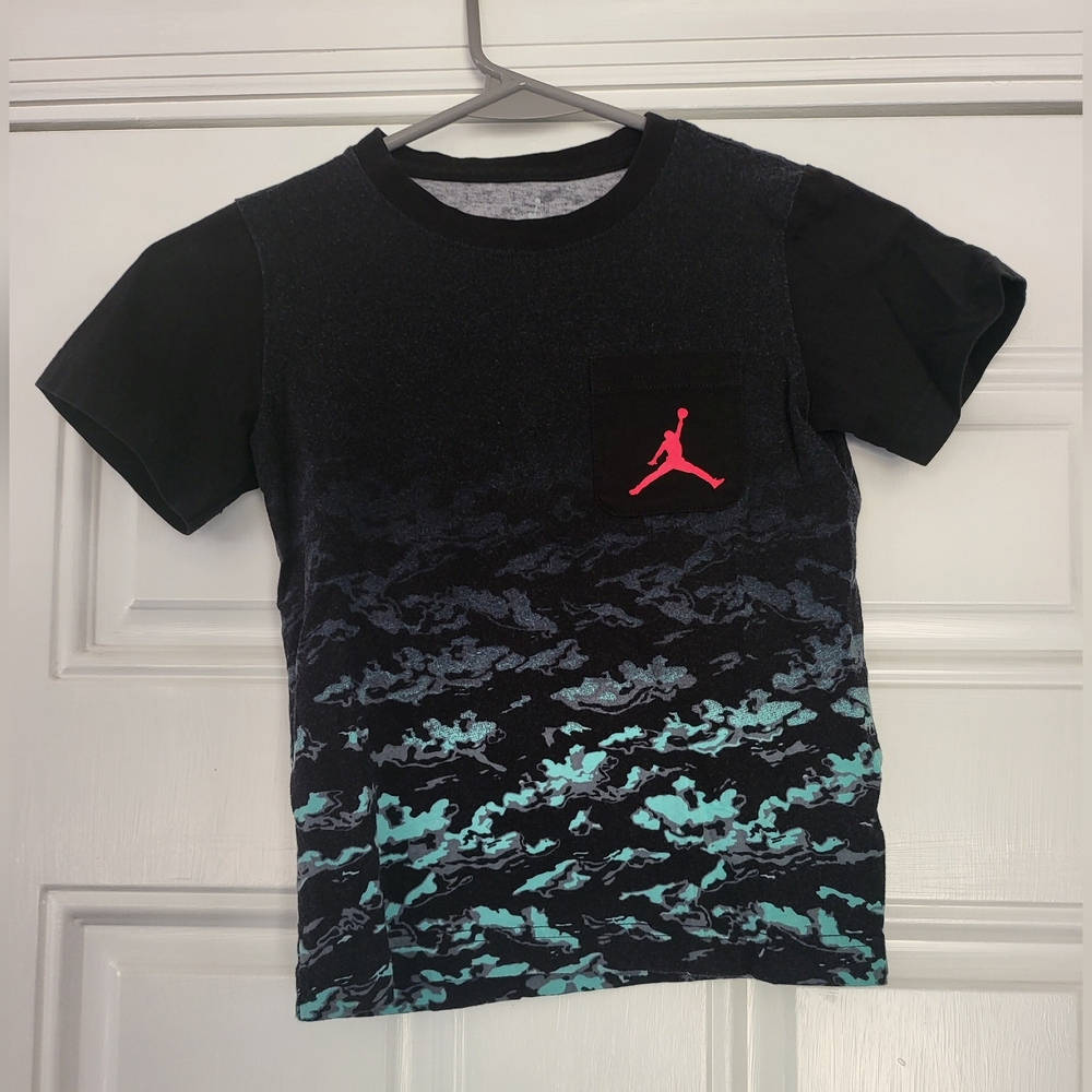 Nike Air Jordan Kids Youth 7 Short Sleeve Shirt Pocket Logo Jumpan 23 Lightning